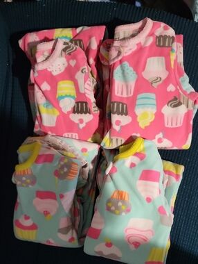 Bundle of 4 Sleepers Pajamas Carter's Cupcake Print - Pink & Light Blue Size 4T